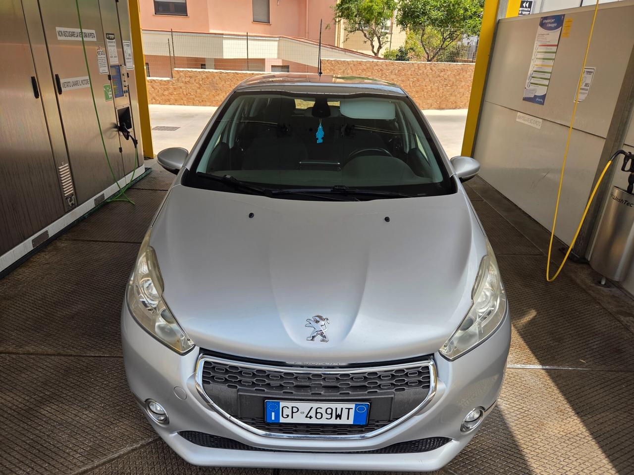 Peugeot 208 1.6 e-HDi 115 CV Stop&Start 5 porte Allure