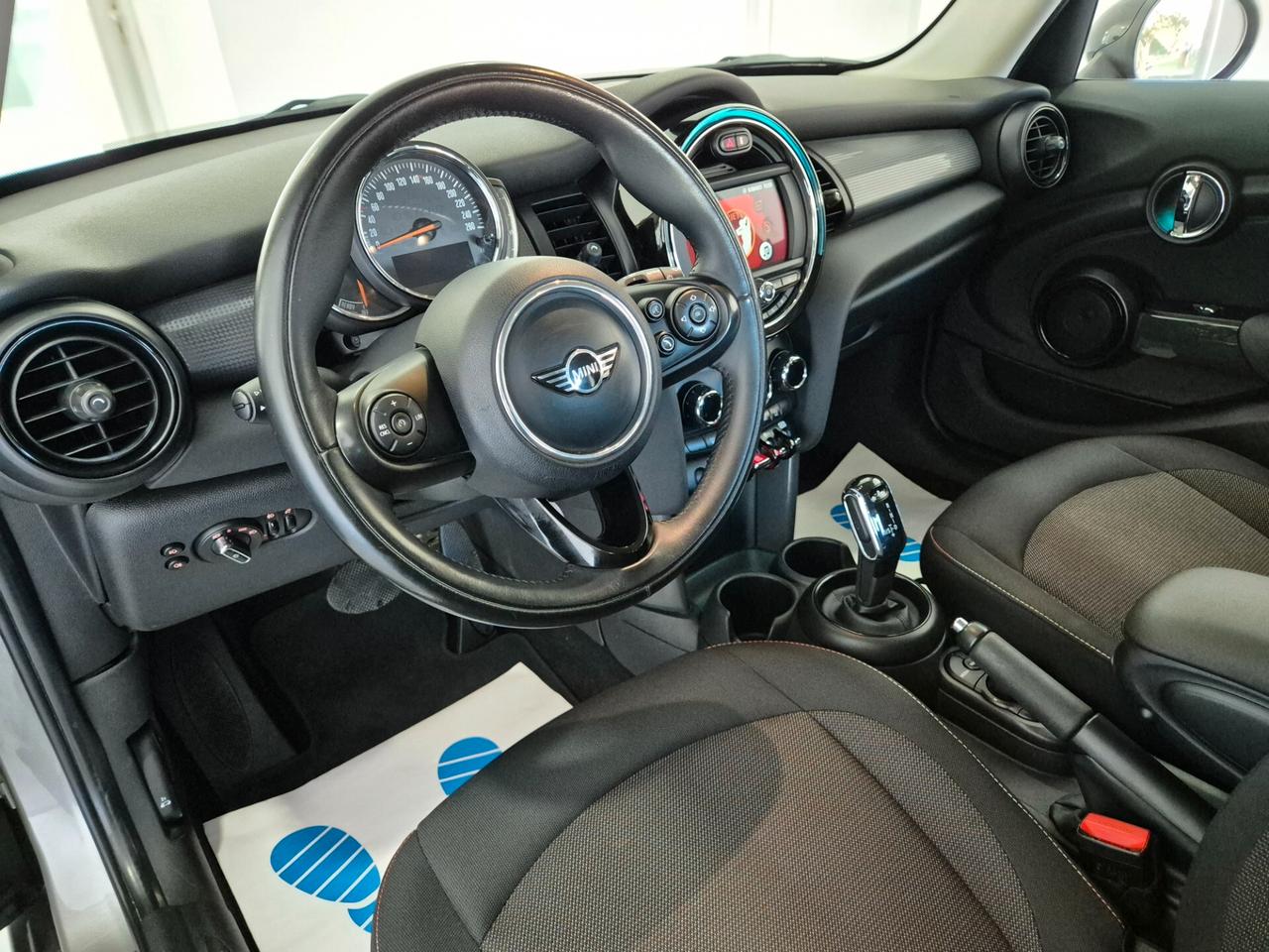 Mini Cooper D 1.5 Business 5 porte