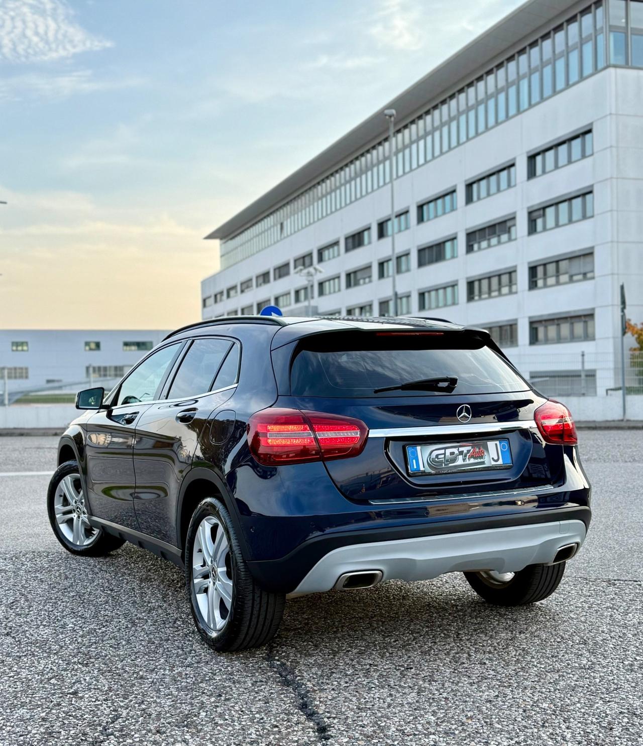 Mercedes-benz GLA 180 180d Automatic Premium