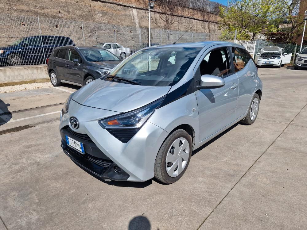 Toyota Aygo 5 Porte Aygo 5p 1.0 x-play 72cv km 21000