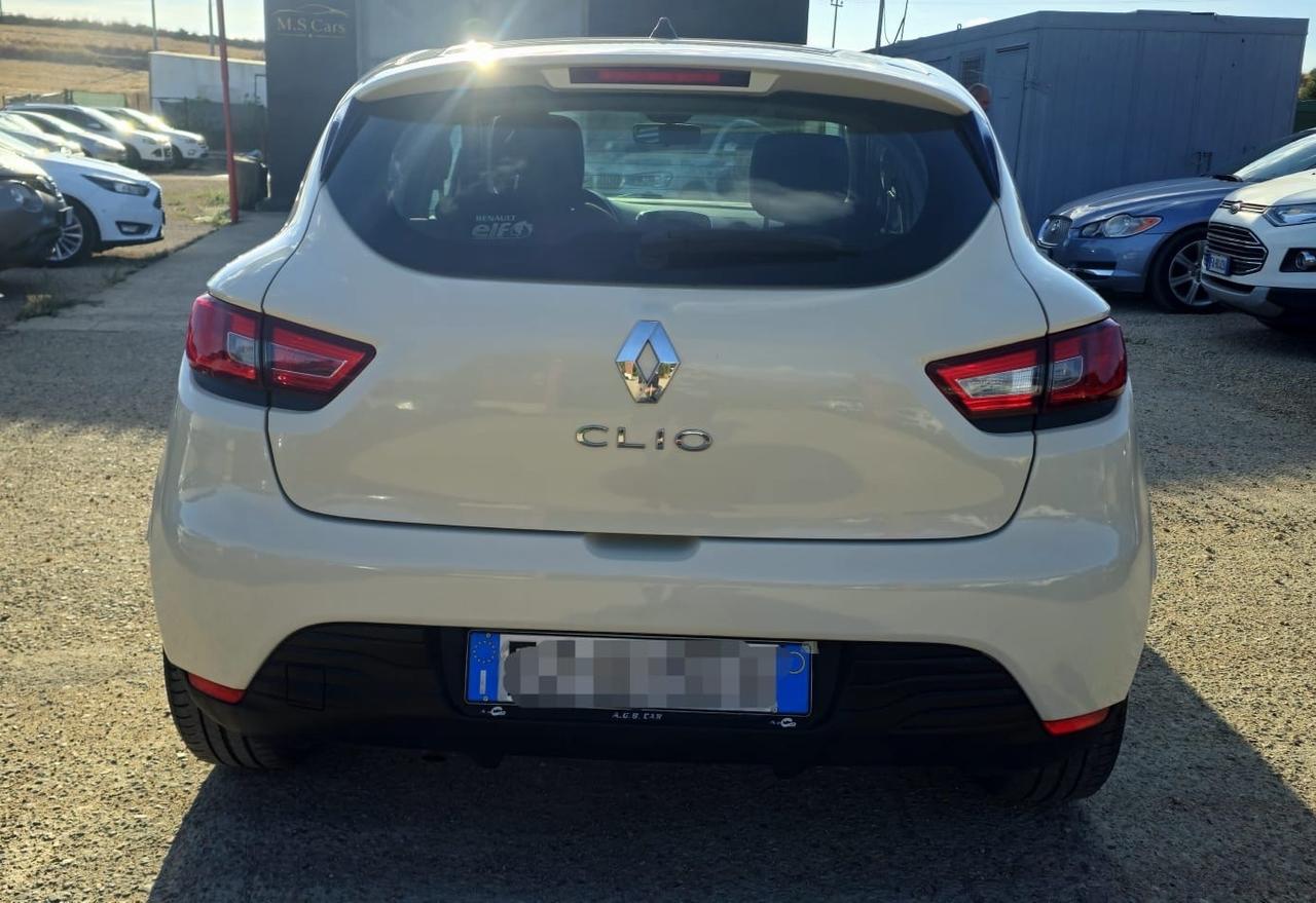 Renault Clio 1.2 75 CV 5 porte Duel