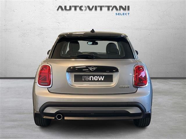 MINI Mini 5 Porte 1.5 Twin Power Turbo Cooper Essential
