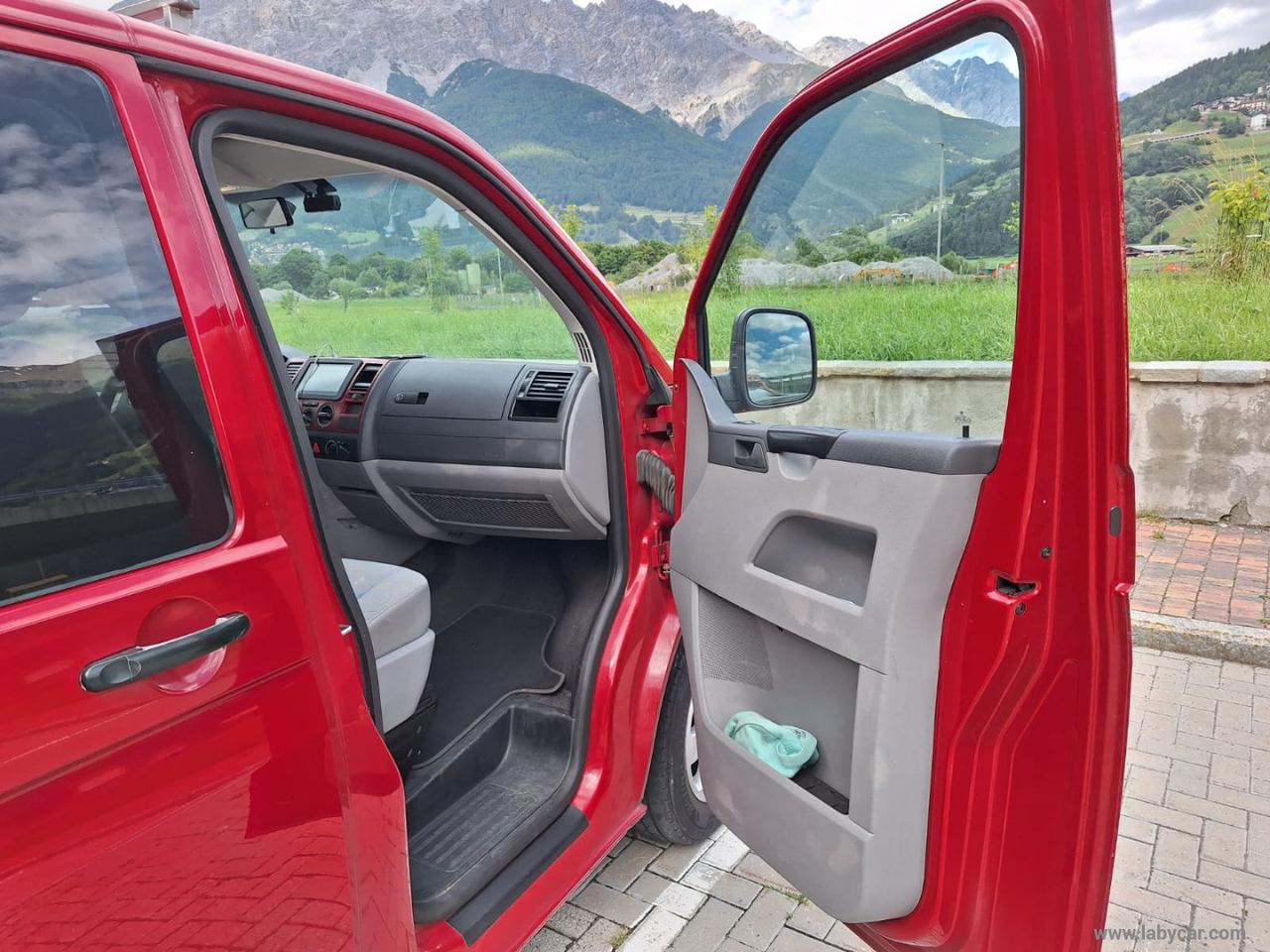 T5 Transporter 2.5 TDI 130CV 8 POSTI GANCIO TRAINO