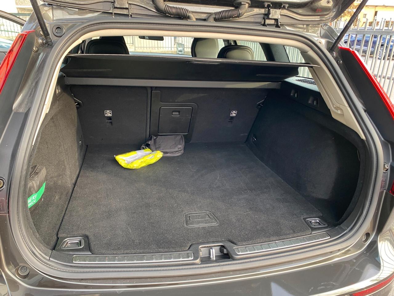 Volvo V60 B3 Geartronic Momentum Business - ibrida