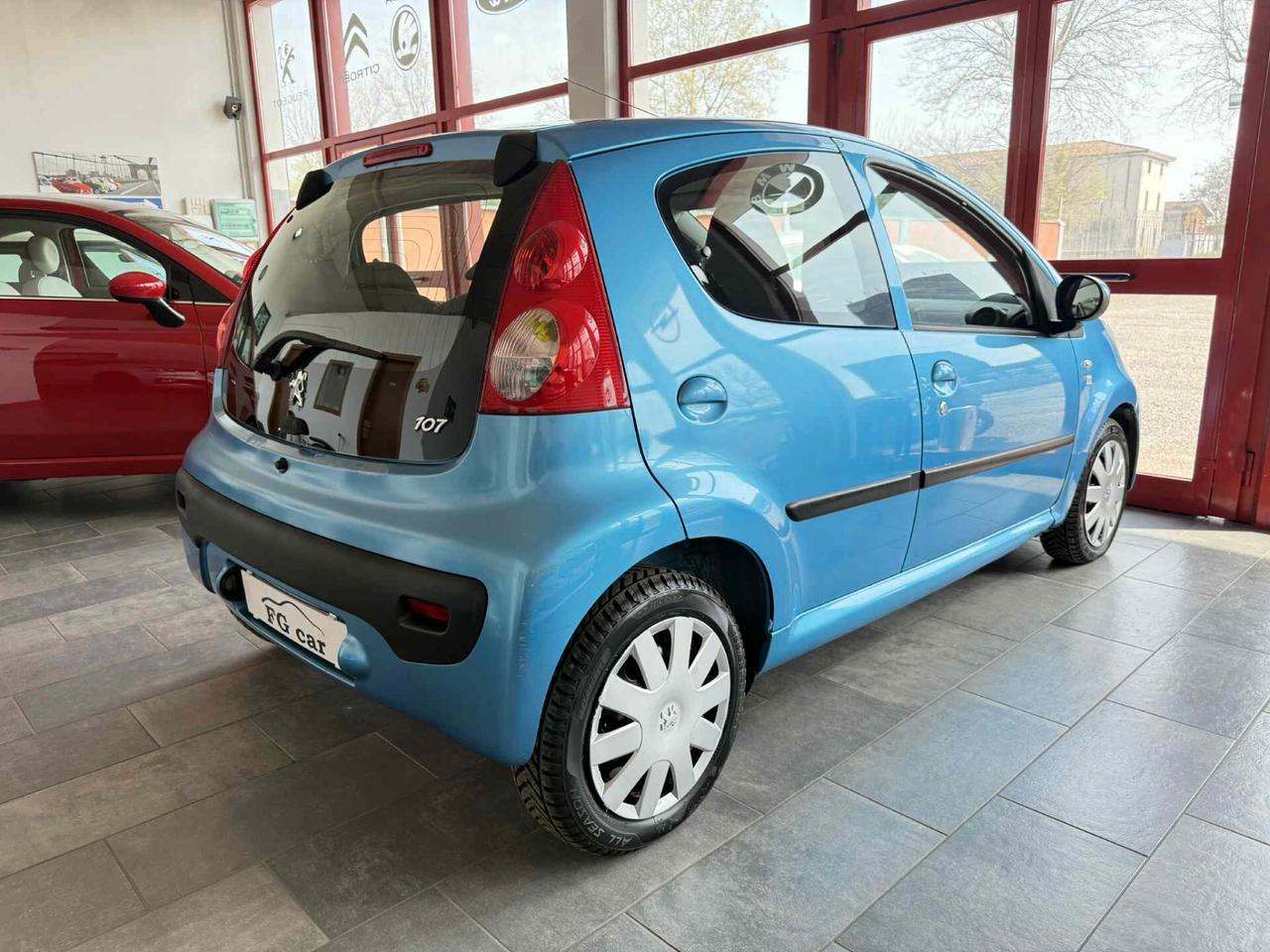 Peugeot 107 1.0 5 porte 68CV NEOPATENTATI