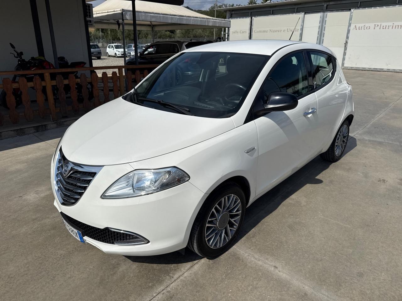 Lancia Ypsilon 1.2 69 CV 5 porte Gold