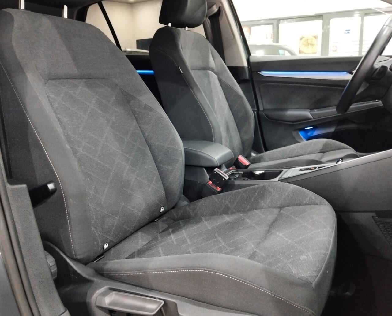 Volkswagen Golf 8 2.0 TDI DSG SCR Style 34.164 Km
