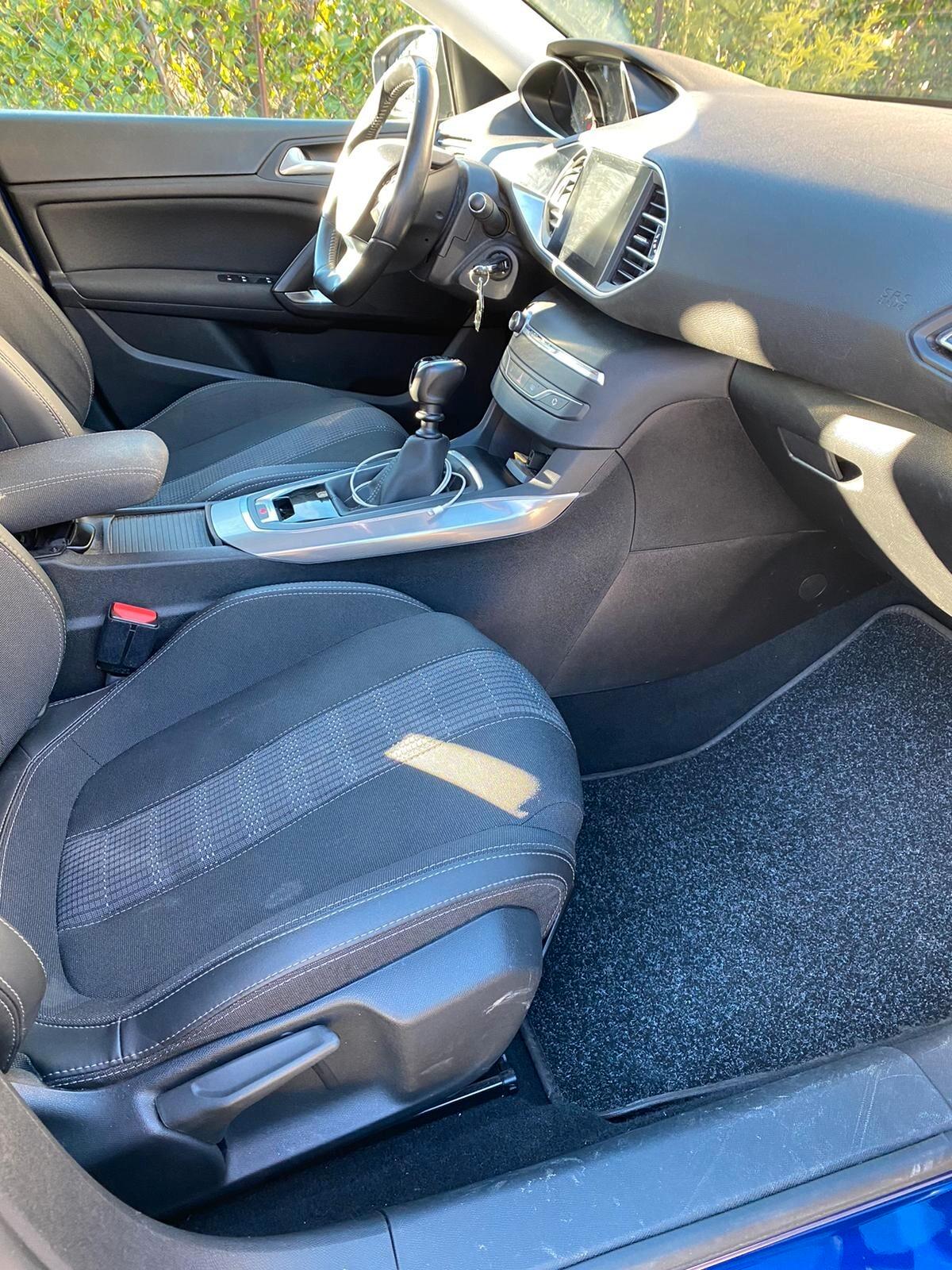 Peugeot 308 1.2i PureTech Turbo GT Line