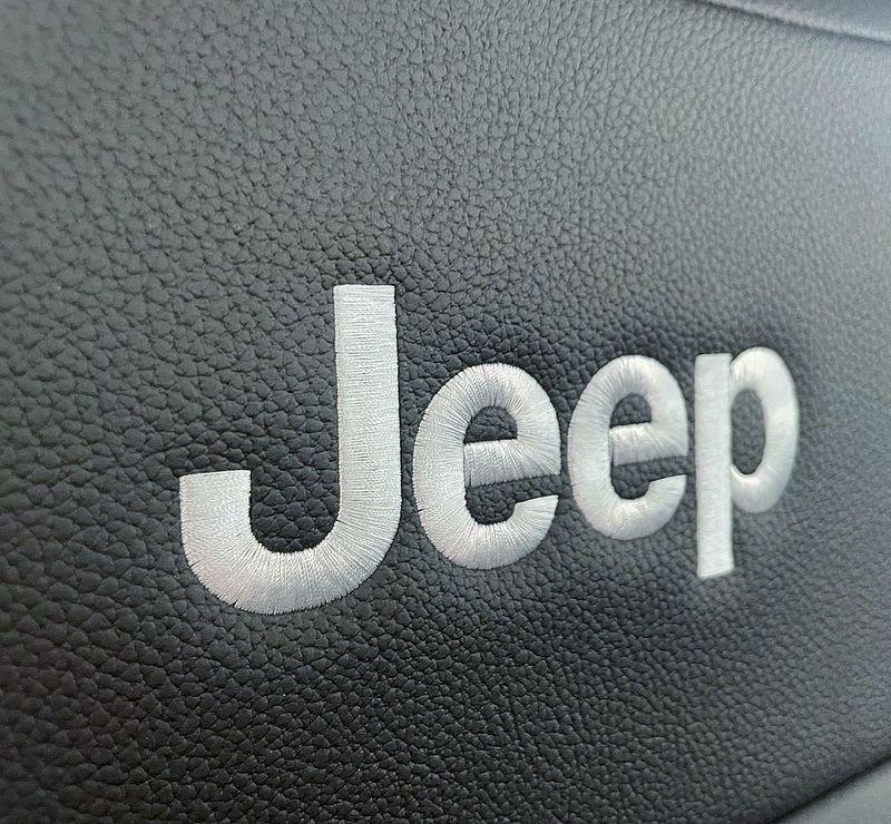 Jeep Avenger 1.2 Turbo 110 CV MHEV Summit