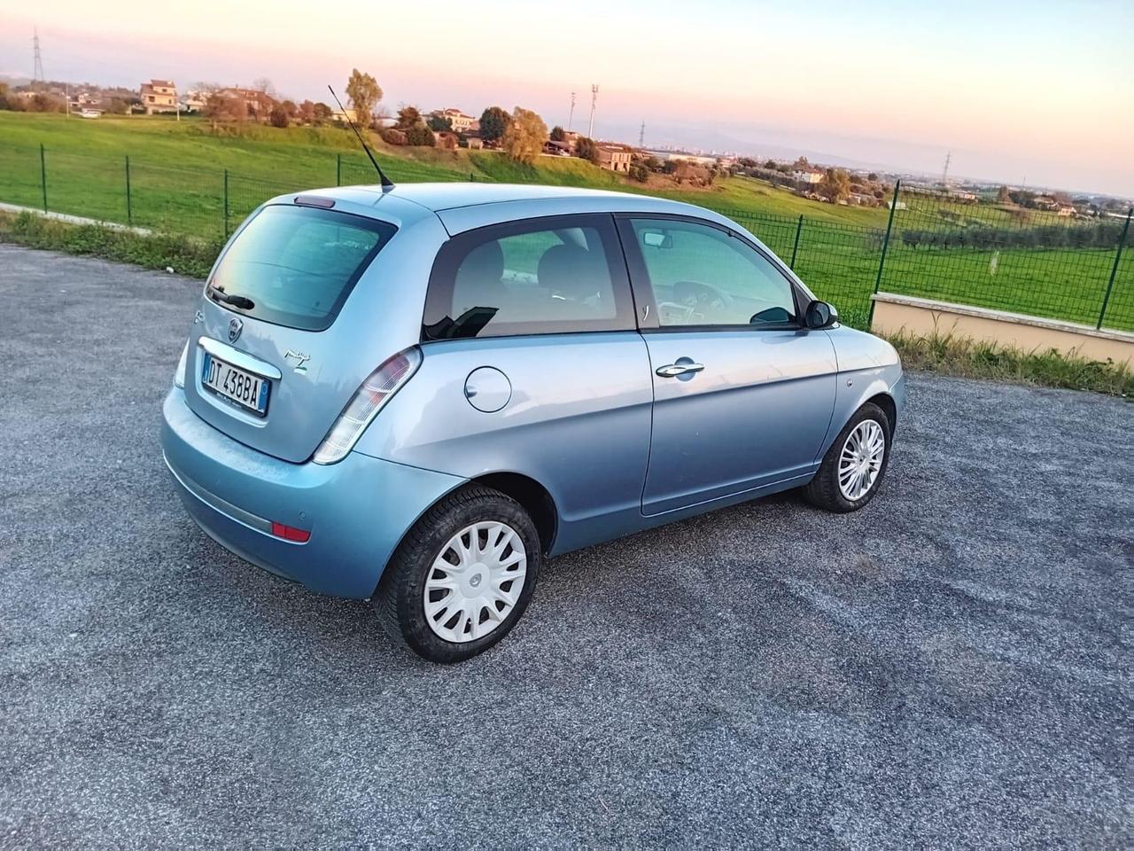 Lancia Ypsilon 1.3 MJT 75 CV Oro