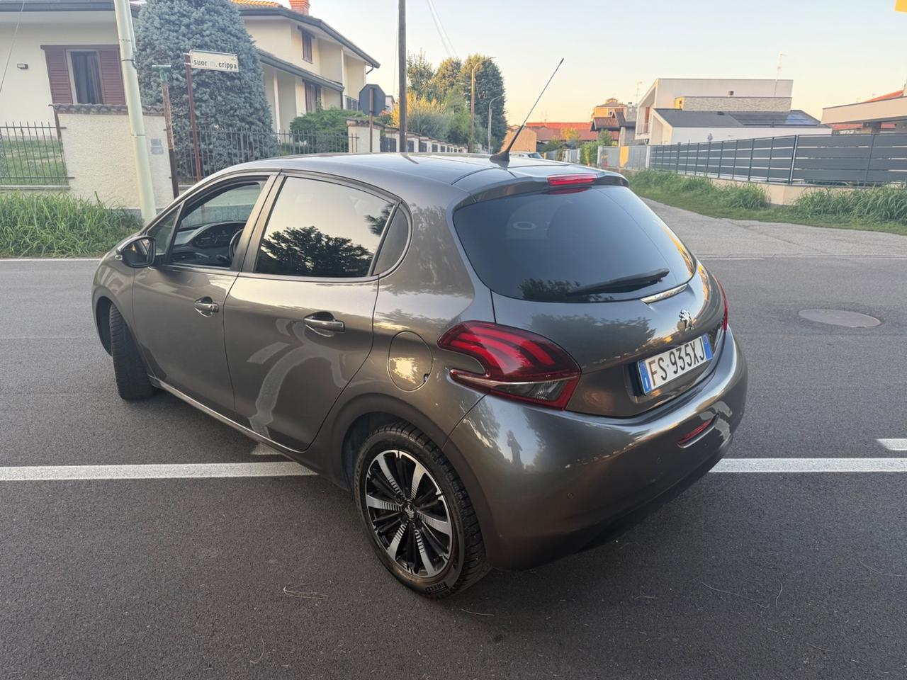 Peugeot 208 PureTech 82 Stop&Start 5 porte Signature