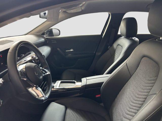 MERCEDES-BENZ A 180 A 180 d Automatic Advanced