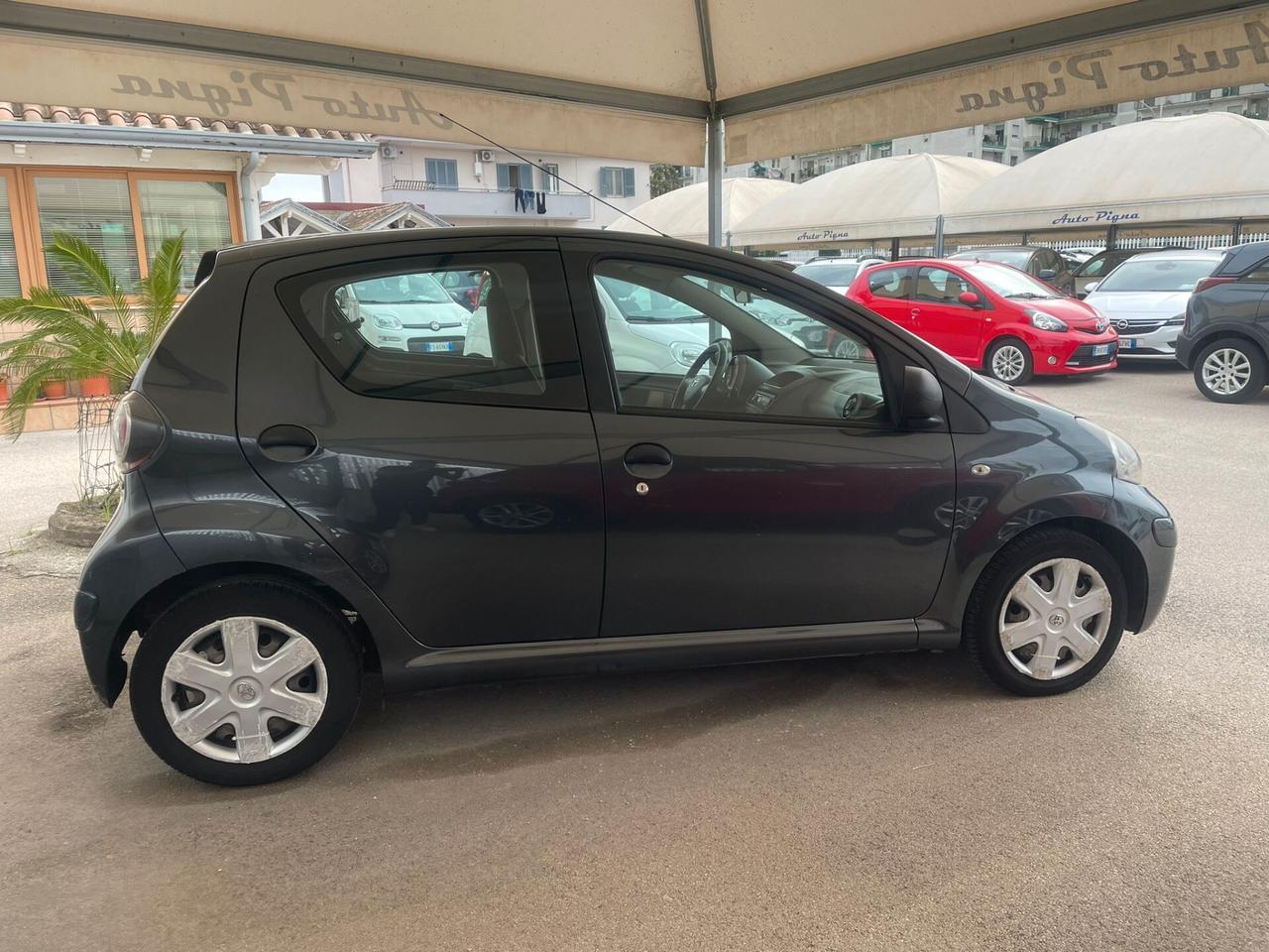 Toyota Aygo 1.0 12V VVT-i 5 porte Sol