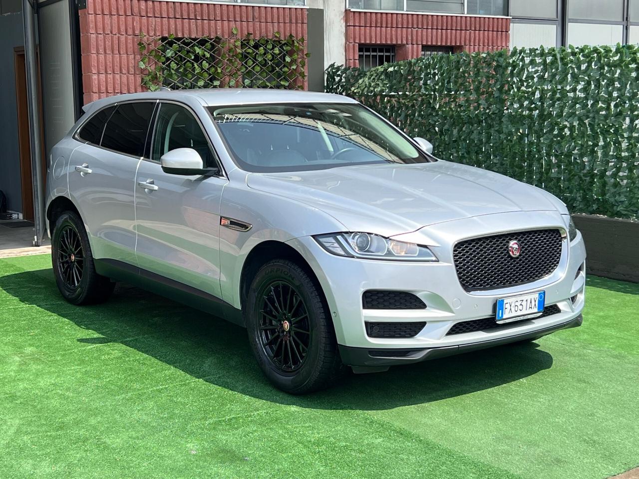 Jaguar F-Pace 2.0 D 180 CV aut. Portfolio