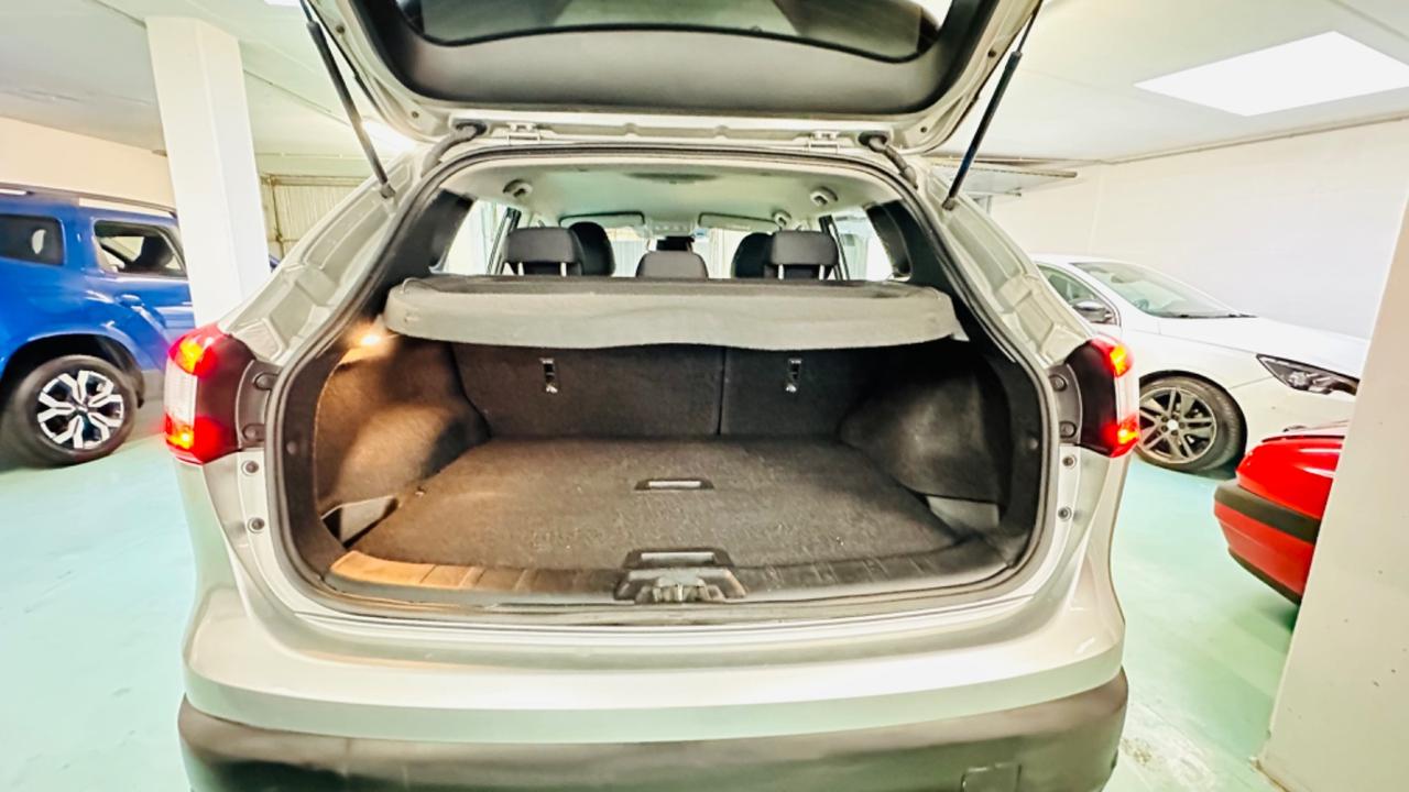 Nissan Qashqai 1.6 dCi 4x4 Tekna. Tagliandi certificati