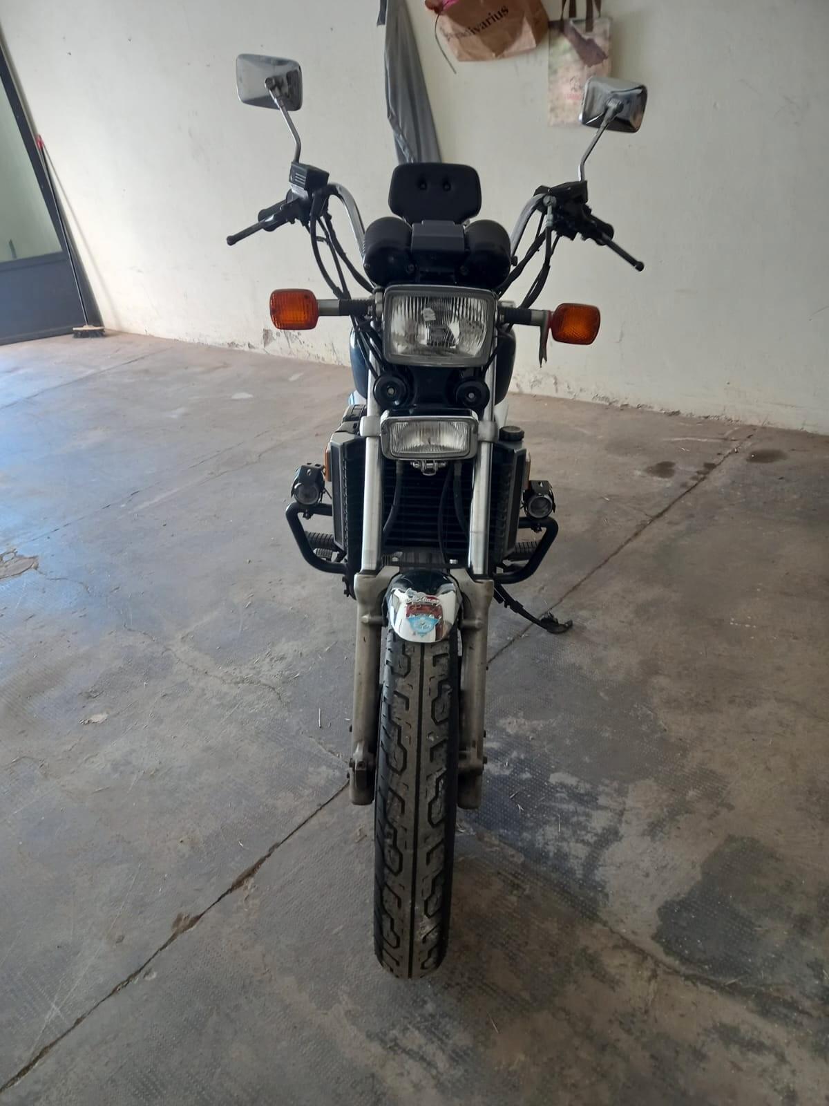 Honda VF 750 FMI