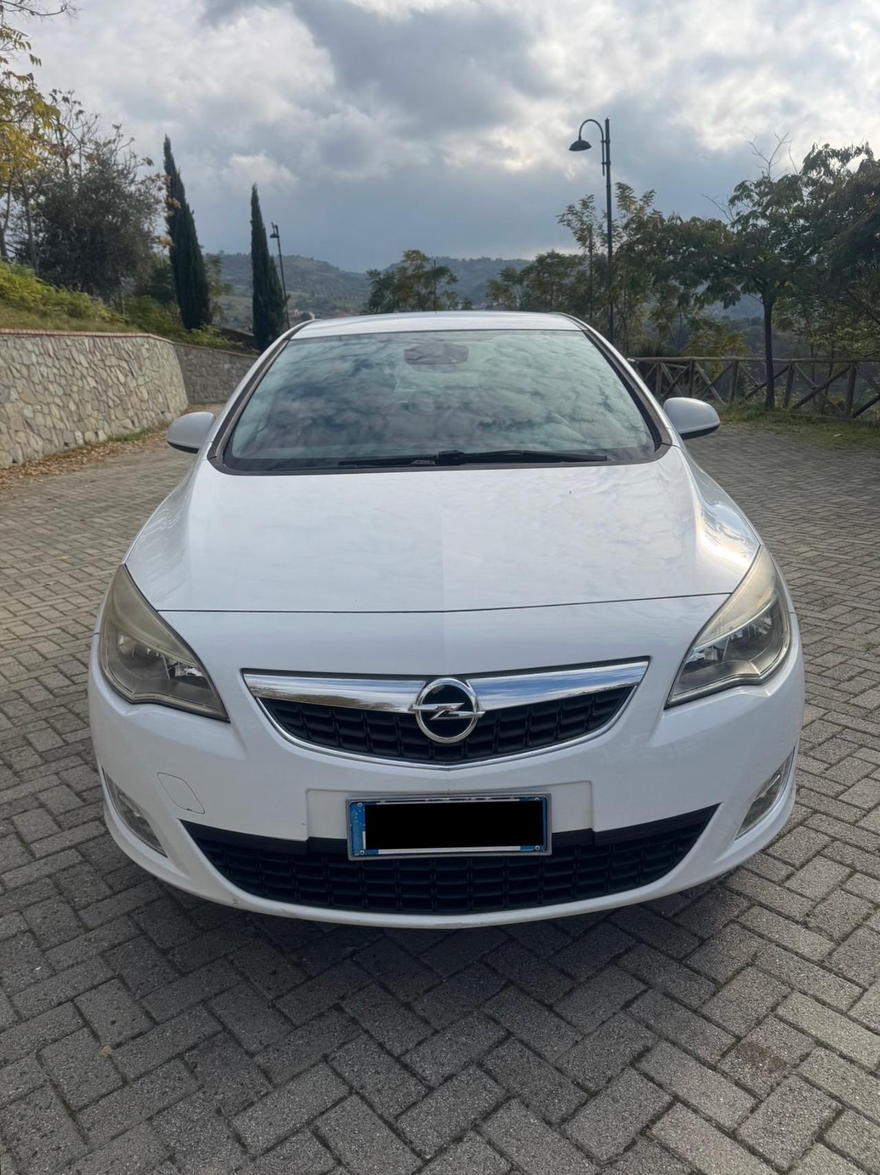 Opel Astra 1.7 CDTI 110CV *COSMO* 2011