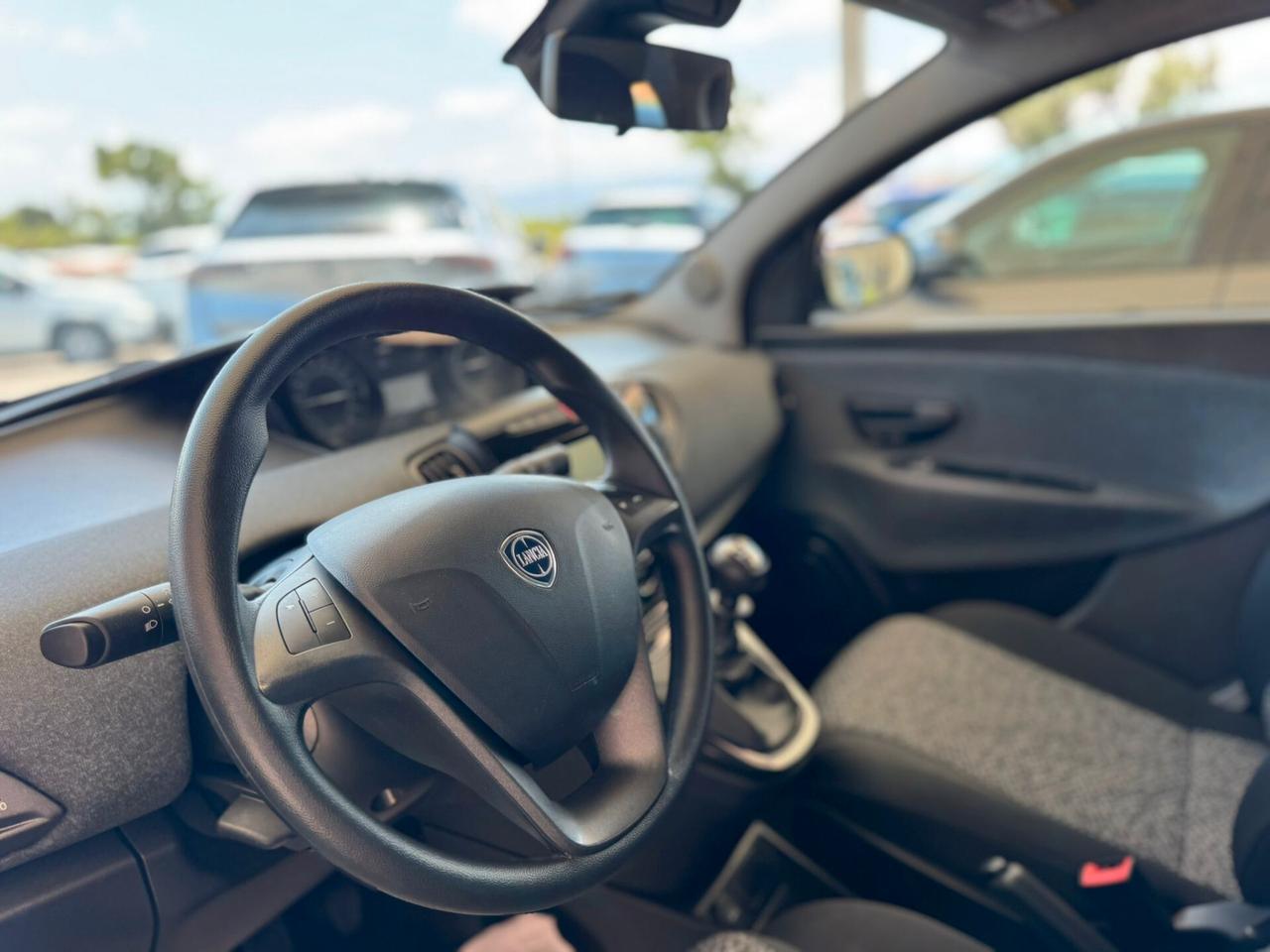 Lancia Ypsilon 1.0 FireFly 5 porte S&S Hybrid Silver Plus