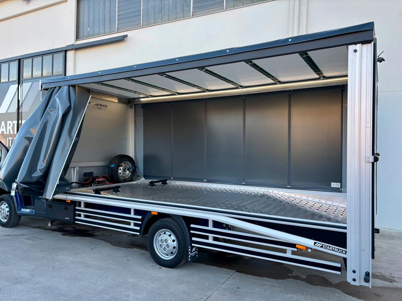 Allestimento trasporto auto coperto carroattrezzi