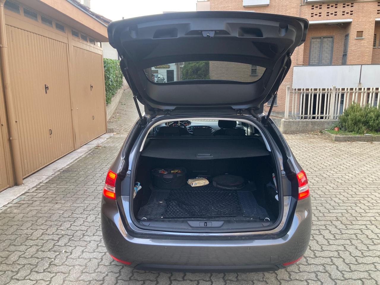 Peugeot 308 BlueHDi 120 S&S SW Business