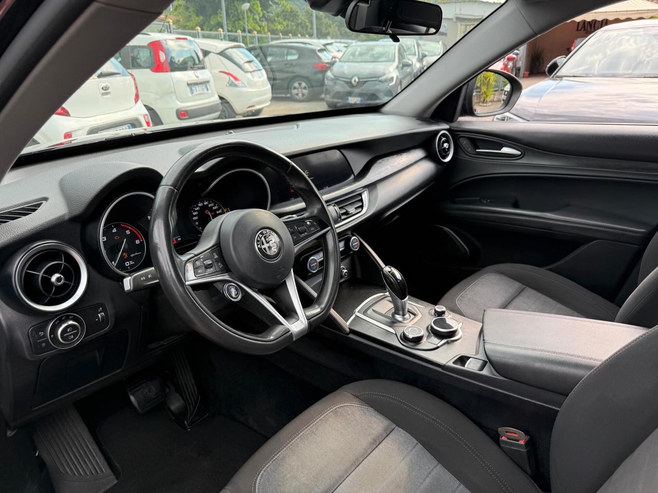 Alfa Romeo Stelvio 2.2 Turbodiesel 180 CV AT8 Q4 Business