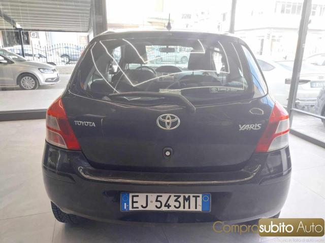 TOYOTA Yaris 1.0 3 porte Sol (Garanzia 12 Mesi)