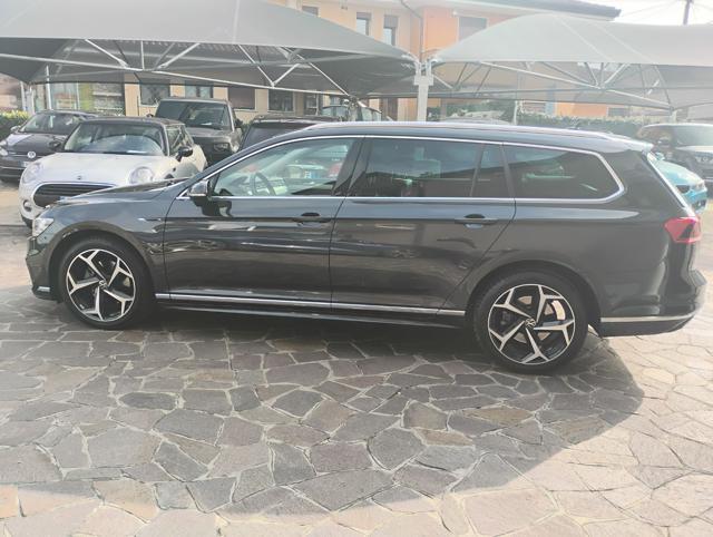 VOLKSWAGEN Passat Variant 2.0 TDI SCR EVO DSG Executive R-LINE