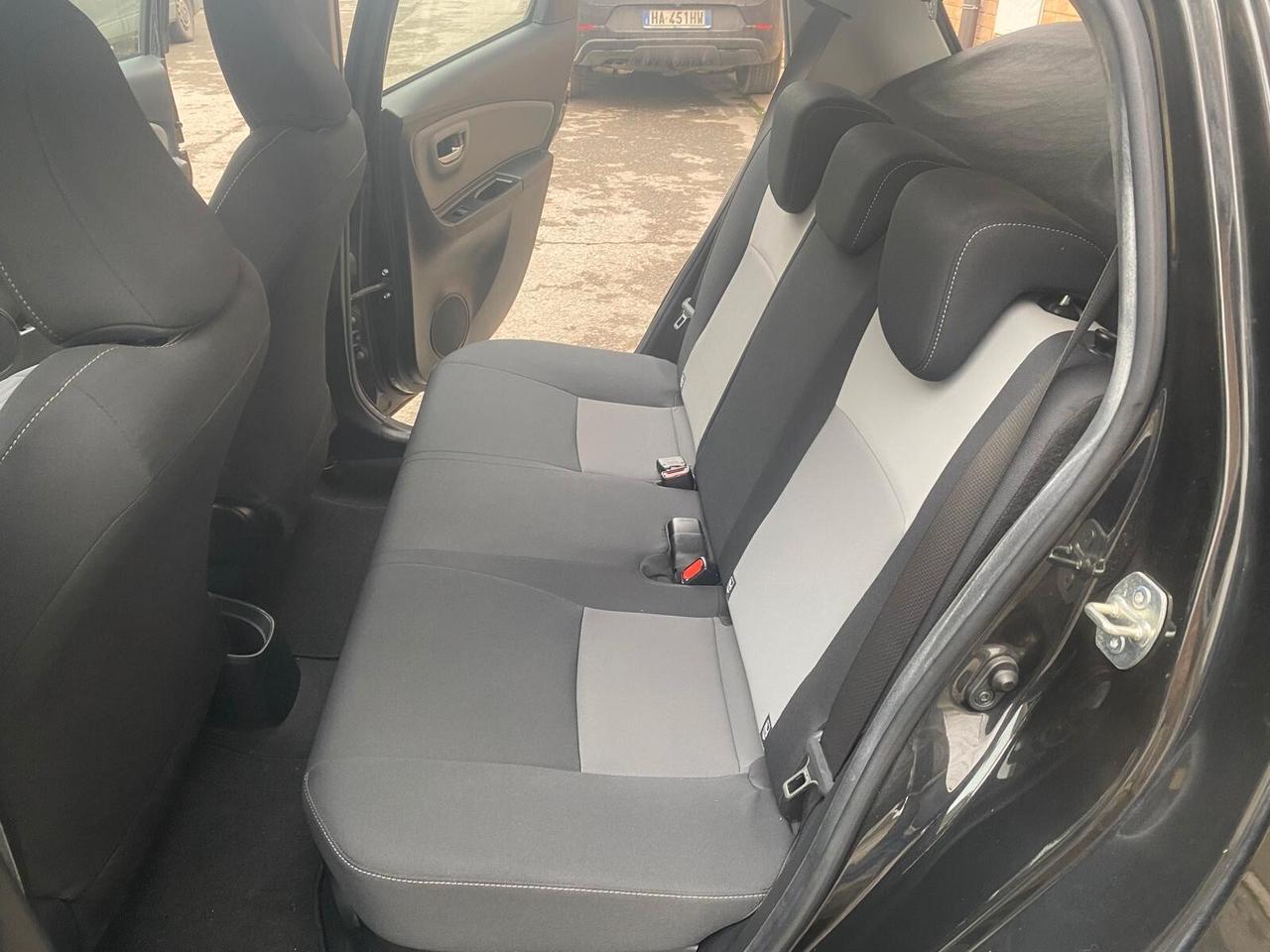 Toyota Yaris 1.5 Hybrid Active Plus CAMBIO AUTOM. - OK NEOP - GARANZIA 12 MESI