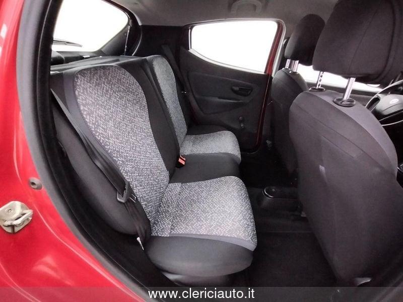 Lancia Ypsilon 1.0 FireFly 5 porte S&S Hybrid Ecochic Silver