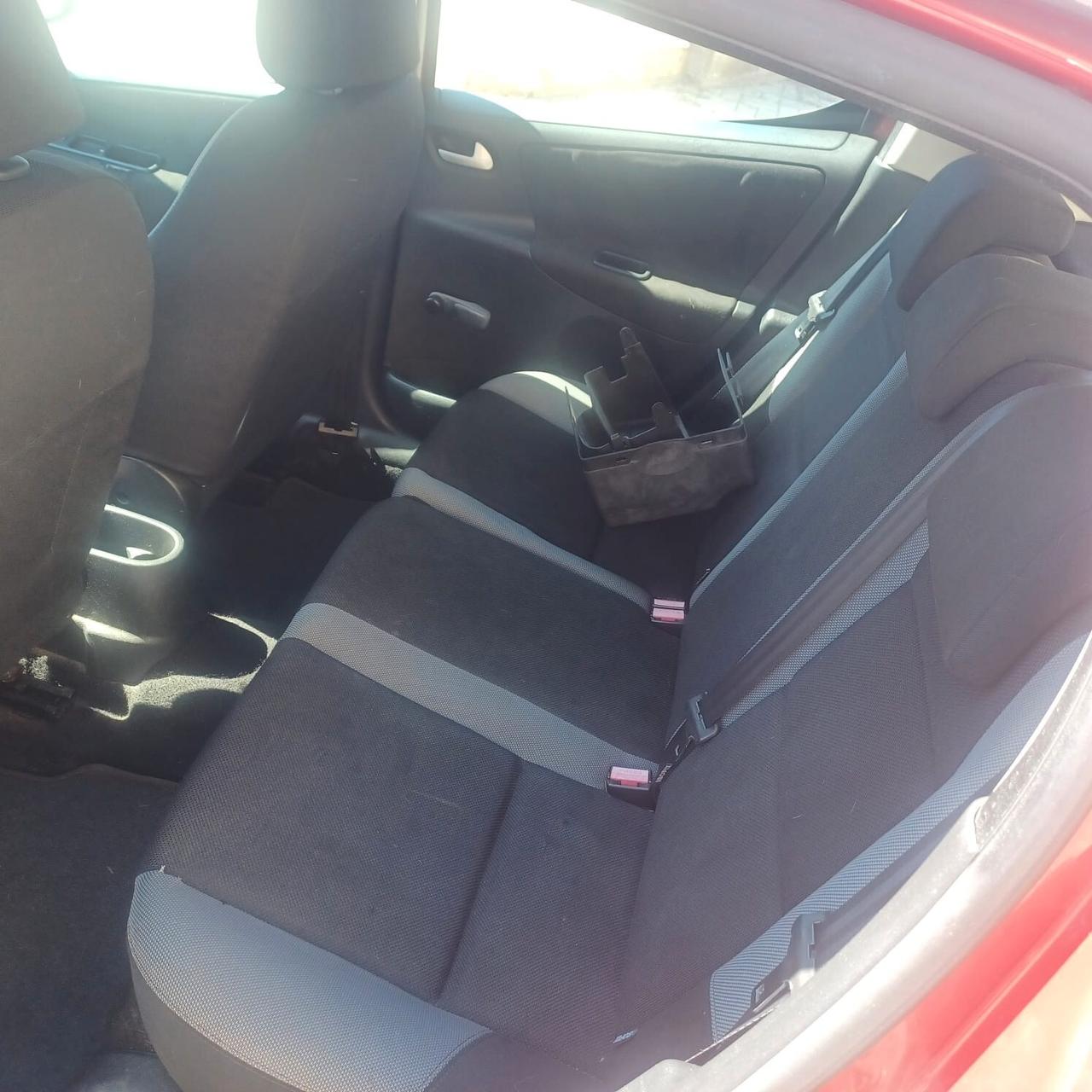 113588KM PEUGETO 207 1.4 HDI NEOPATENTATI
