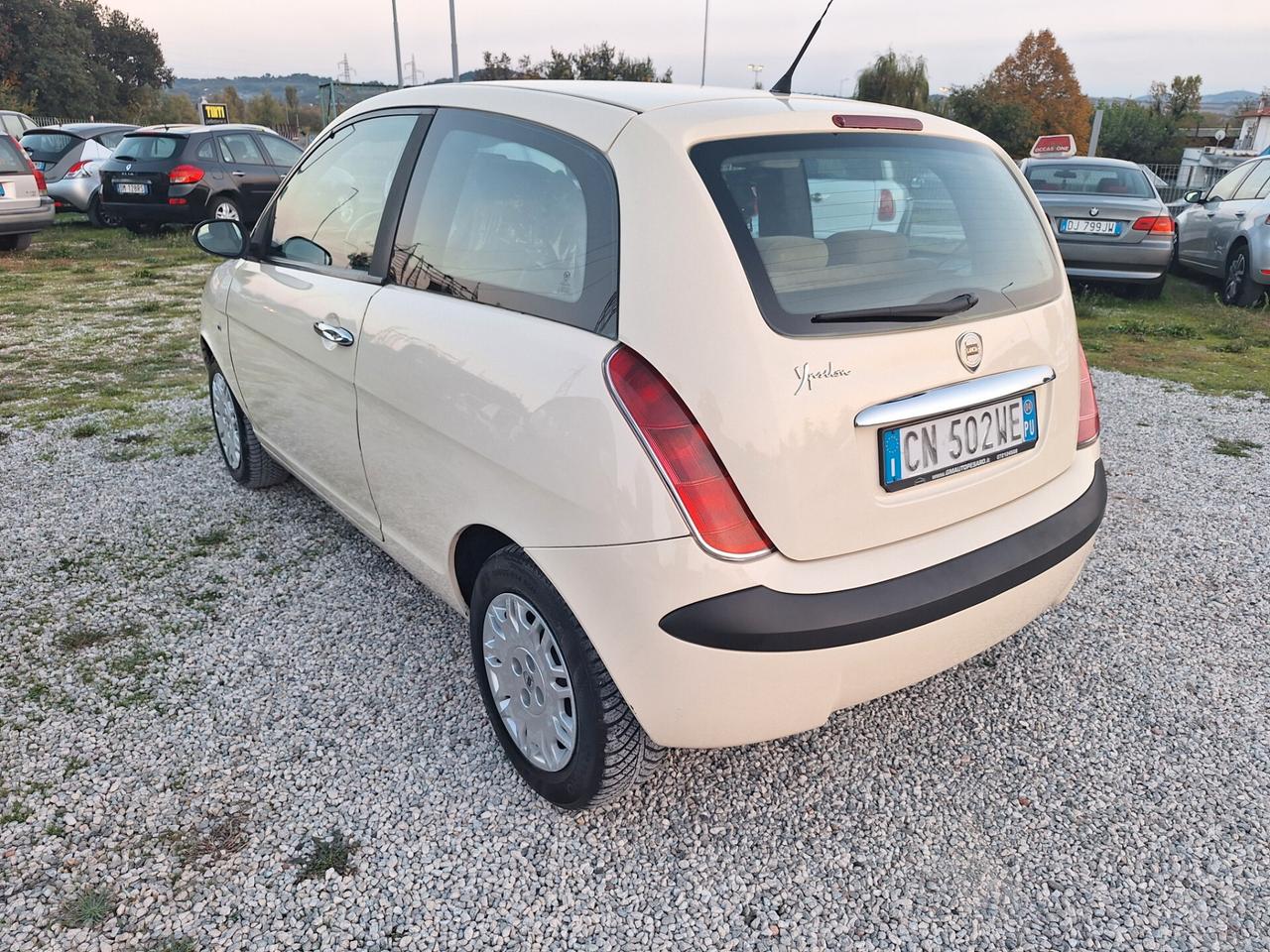 Lancia Ypsilon 1.3 Multijet 16V Platino NEOPATENTATI BASSI €4