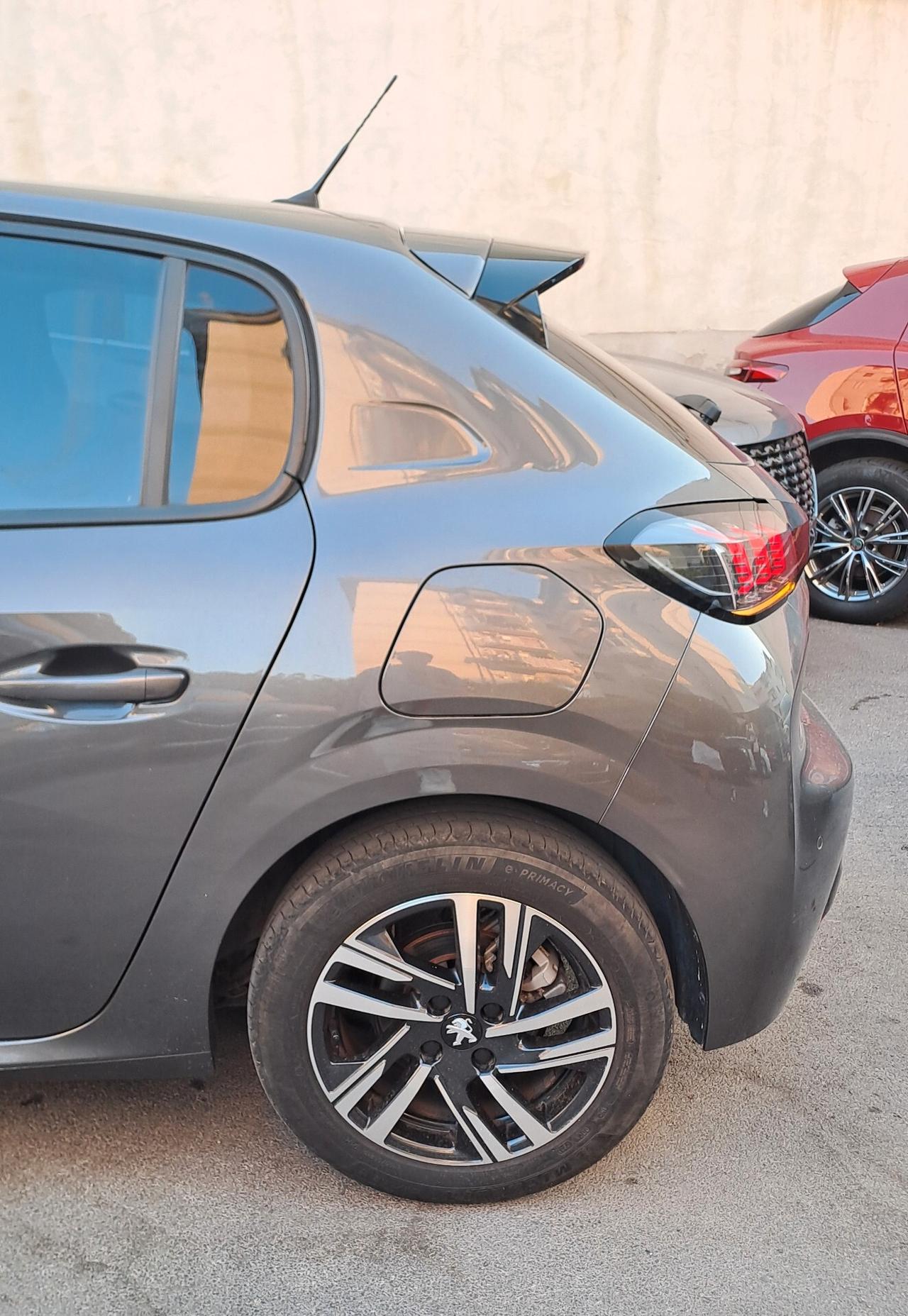 Peugeot 208 100CV Allure Pack