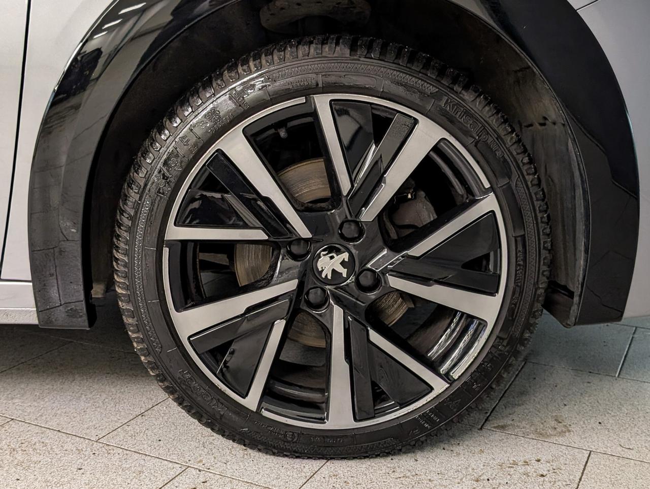 Peugeot 208 1.2 puretech 100cv GT