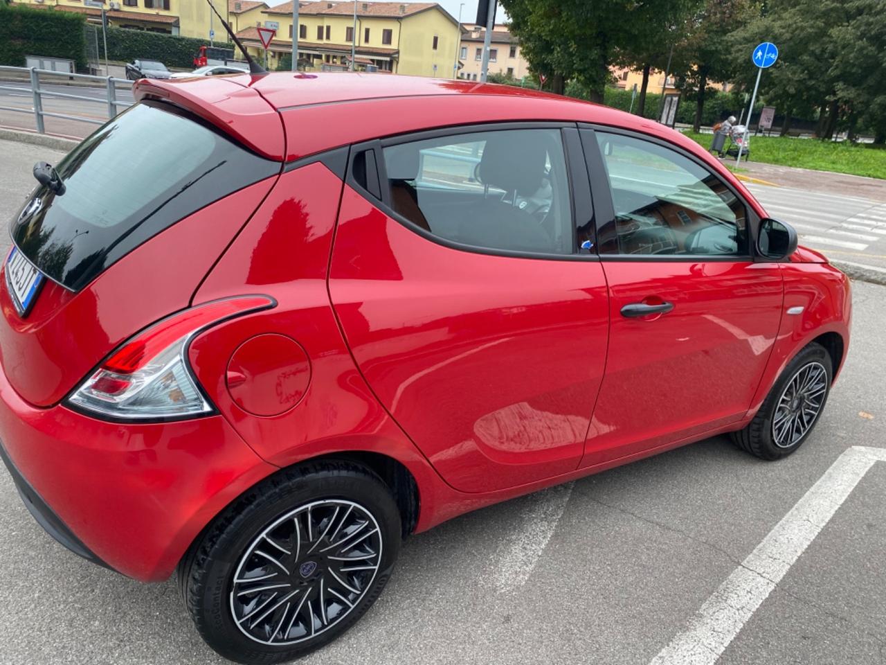 Lancia Ypsilon 1.2 69 CV 5 porte Elefantino Blu