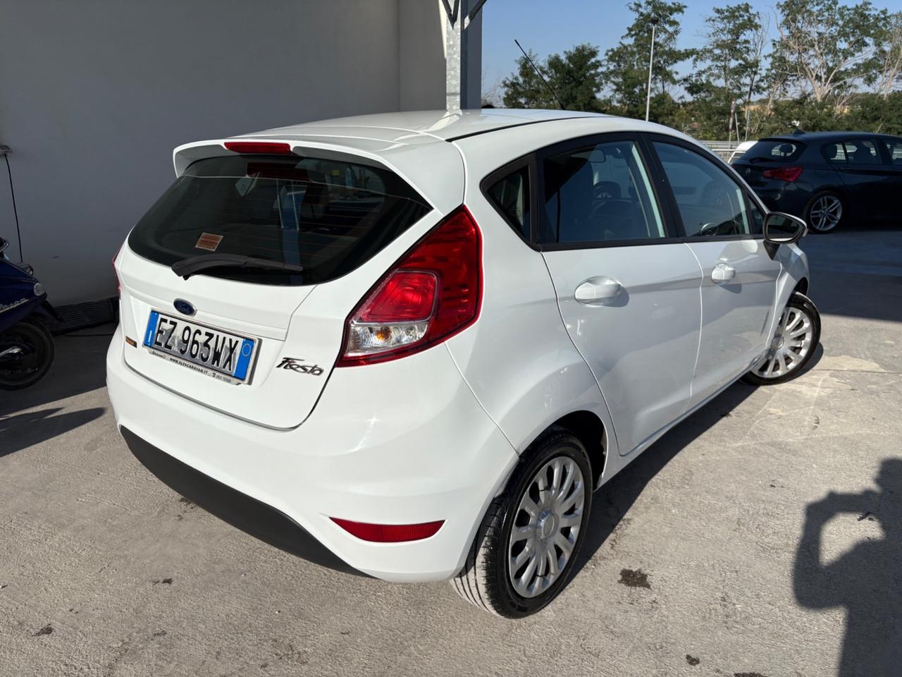 Ford Fiesta 1.5 TDCi 75CV 5 porte Black & White Edition