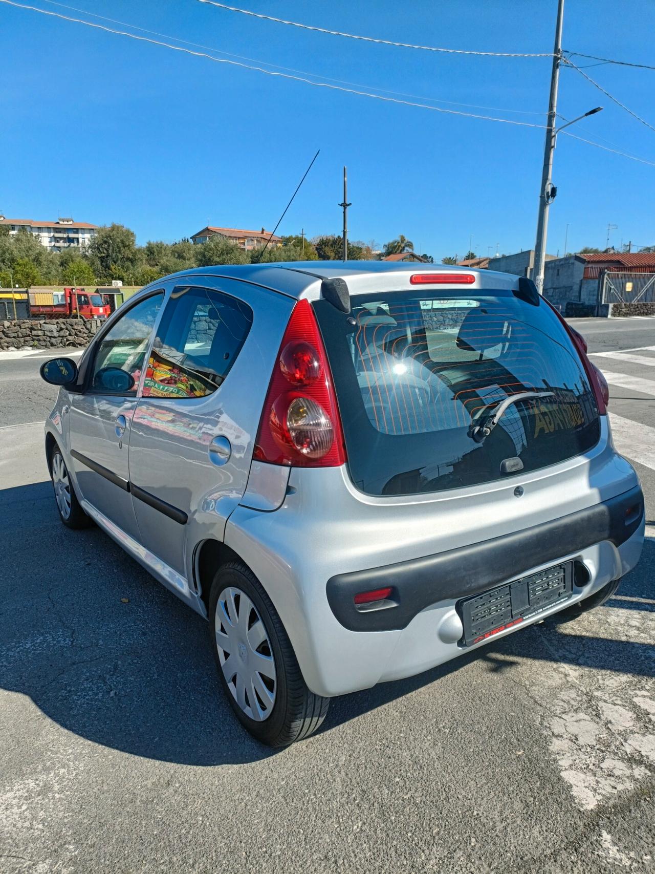 Peugeot 107 1.4 HDi 5p. Plaisir