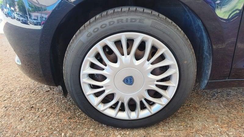 Lancia Ypsilon 1.2 69cv Silver