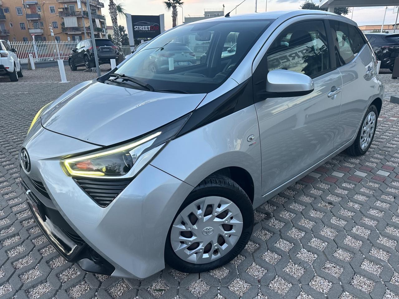 Toyota Aygo 1.0 VVT-i 72 CV 5 porte x-cool