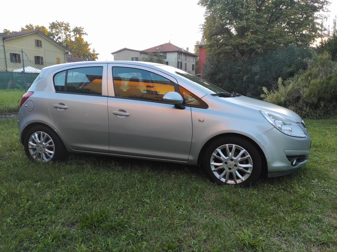 Opel Corsa 1.2 5 porte Cosmo