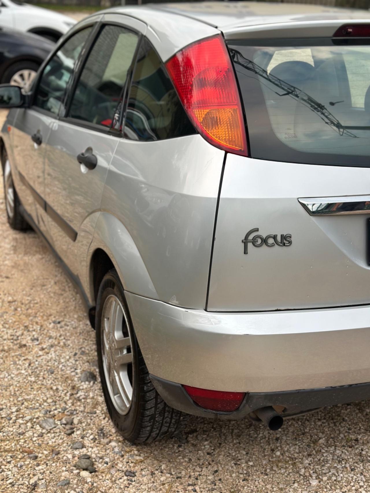 Ford FOCUS 1.6i 16V 5p. GHIA KMCERT