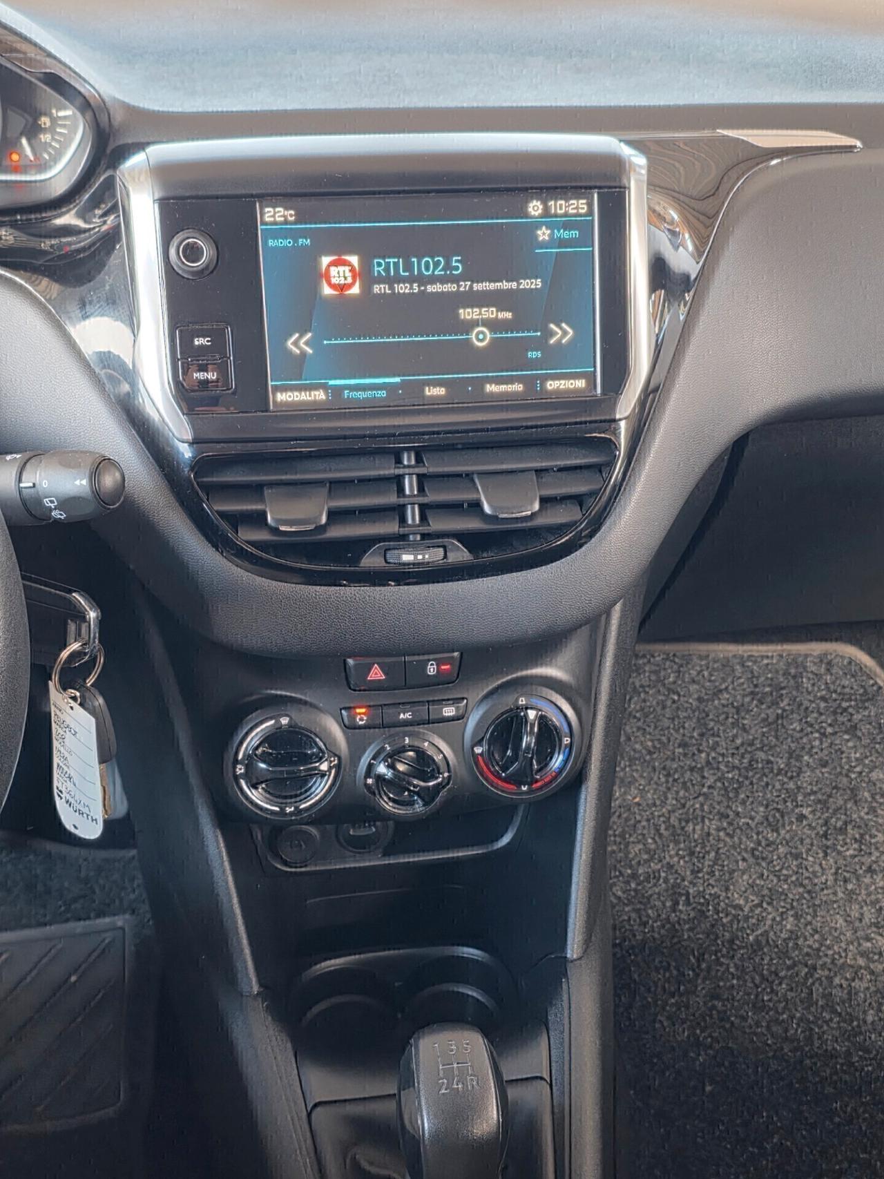 Peugeot 208 pochi km 2019 FINANZIABILE