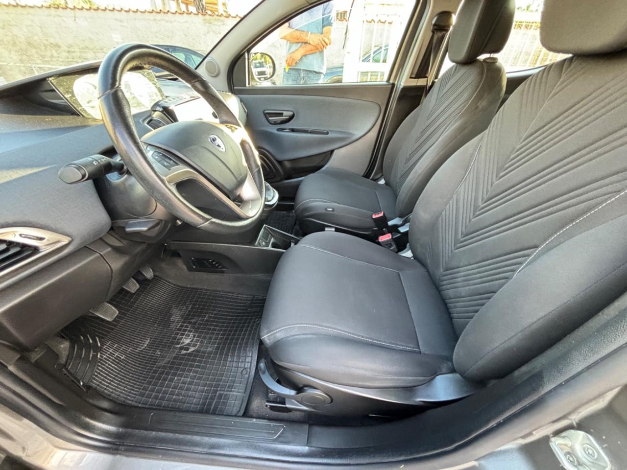 LANCIA YPSILON 1.0 HYBRID GOLD FULL OPTIONAL