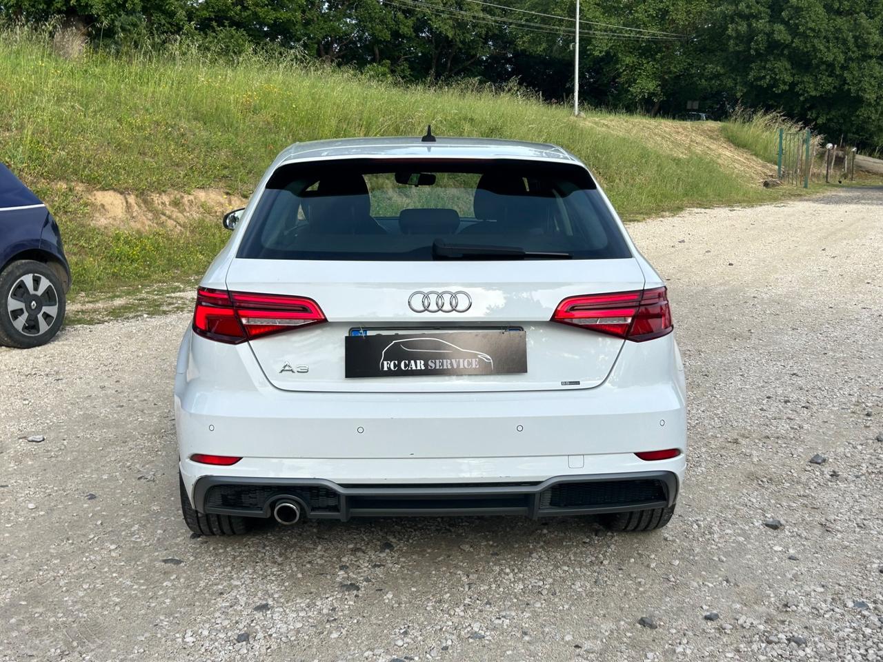 Audi A3 SPB 30 TDI Business Sline esterno neopatentati permute