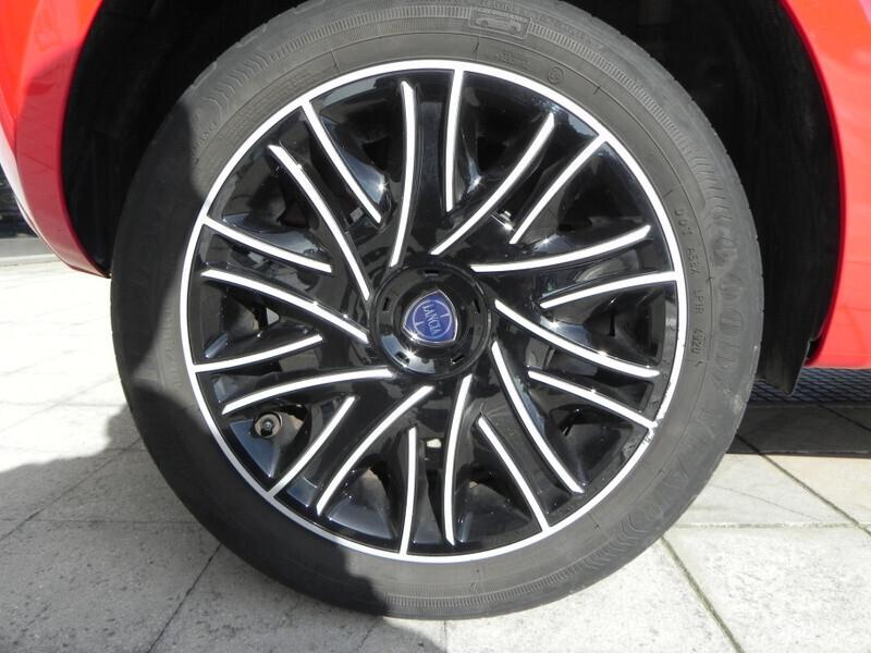 Lancia Ypsilon 1.0 FireFly 5 porte S&S Hybrid Ecochic Gold