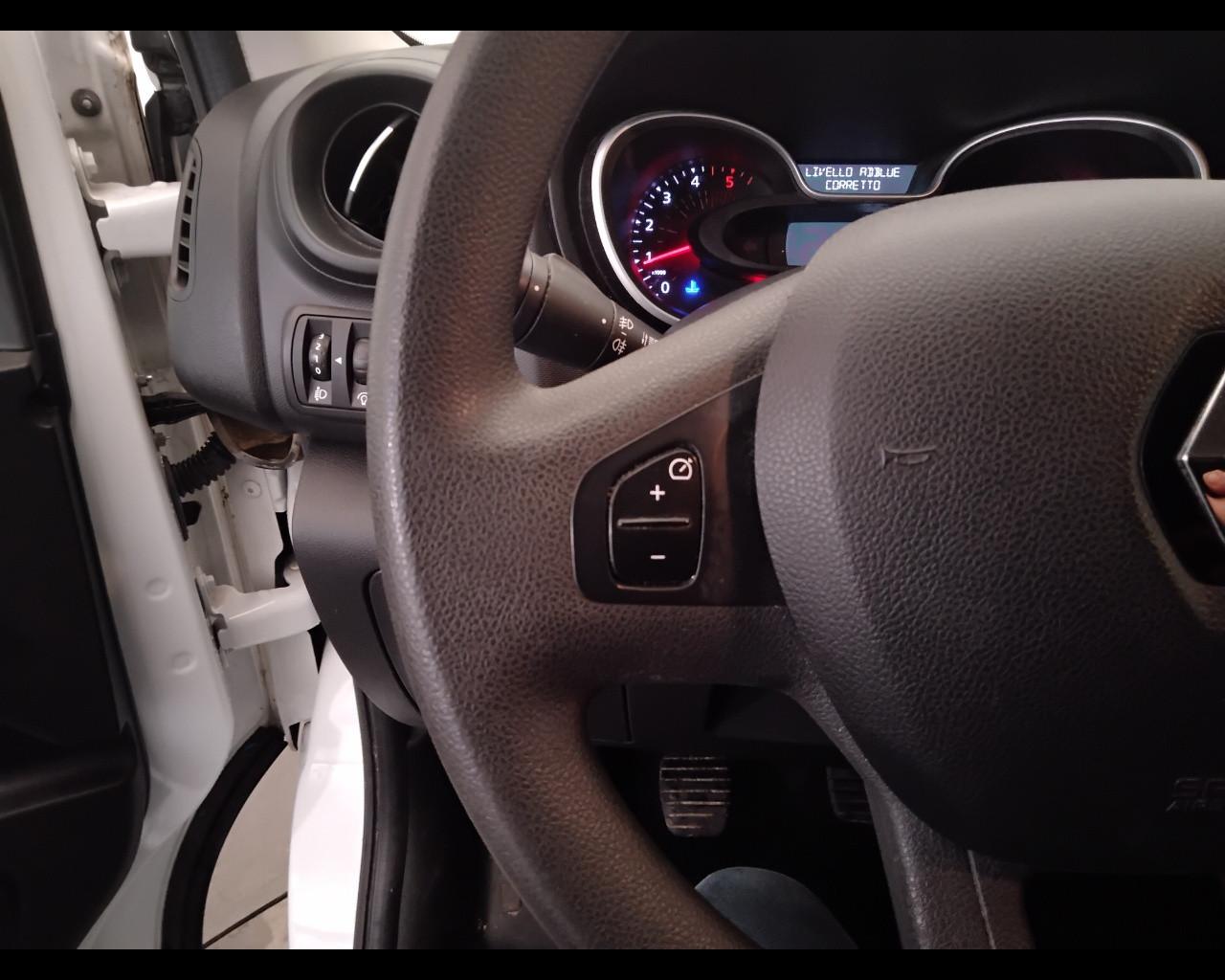 RENAULT Trafic IV 27 2019 - trafic T27 2.0 dci 120cv L1H1 Ice