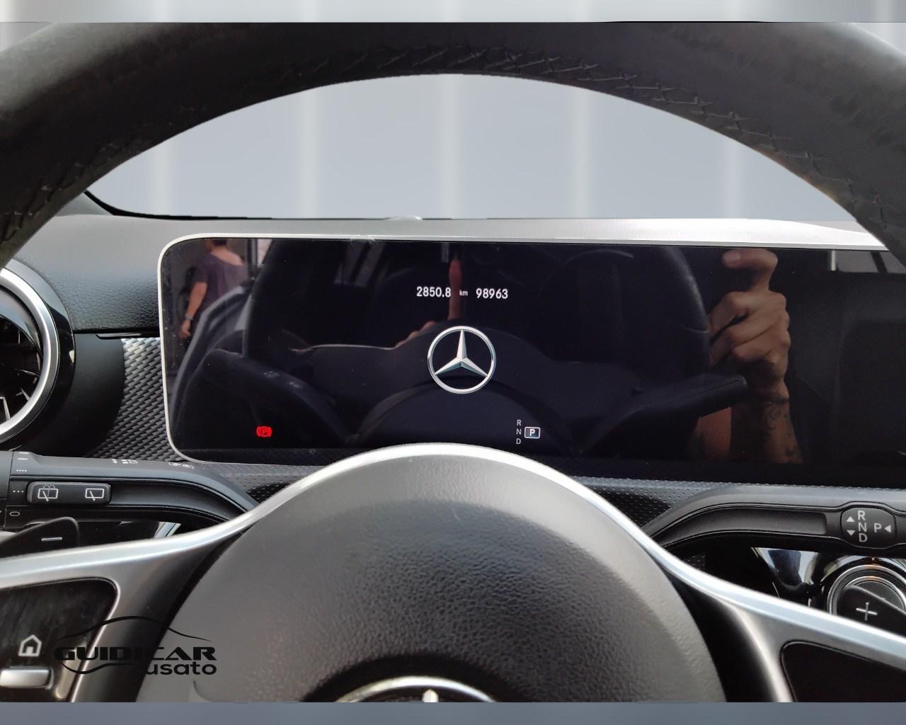 Mercedes-Benz Classe A - W177 2018 - A 180 d Sport auto