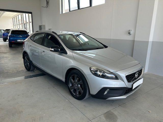 VOLVO V40 Cross Country D2 1.6 Momentum