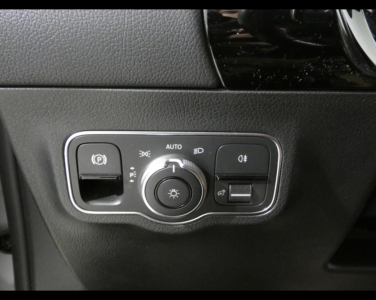 Mercedes-Benz GLA (H247) - GLA 200 d Automatic Premium