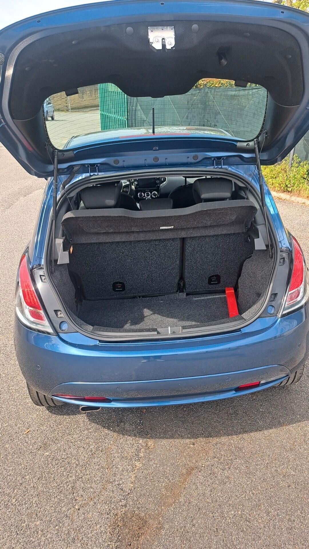 Lancia Ypsilon 1.0 FireFly 5 porte S&S Hybrid Ecochic Gold