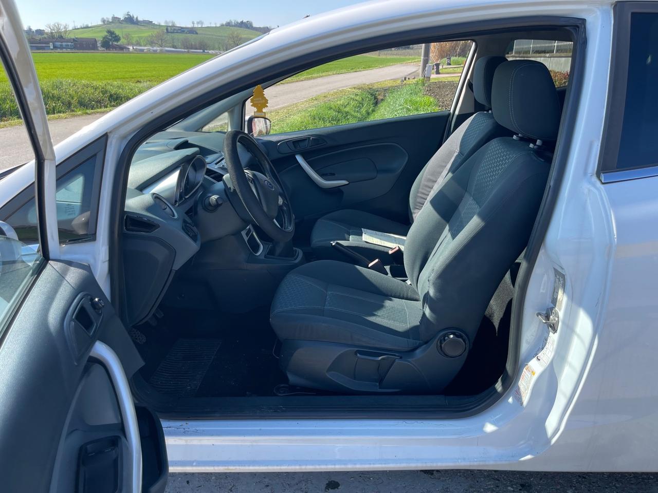 Ford Fiesta 1.4 TDCi 68CV 3 porte Titanium